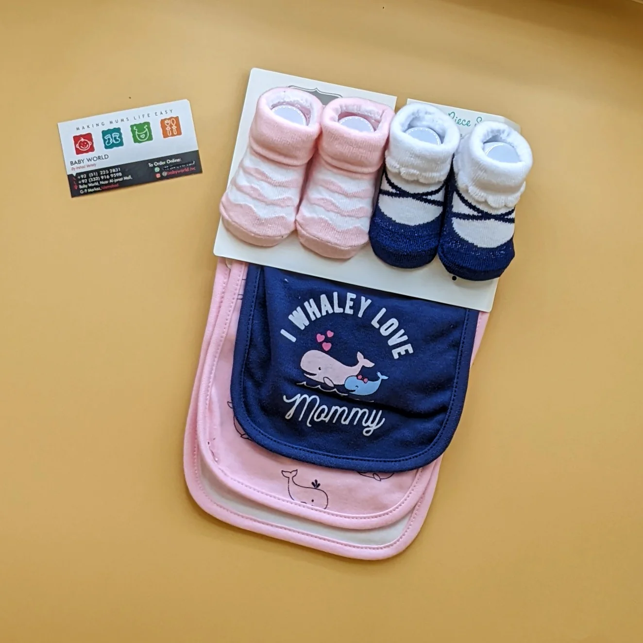 Pack of 3 Bibs & 2 Booties - Image 17