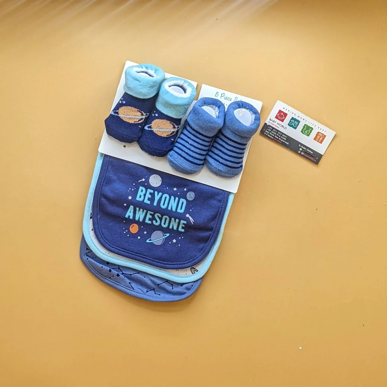 Pack of 3 Bibs & 2 Booties - Image 21